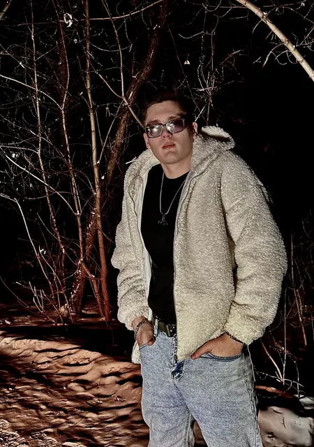 Артём из Бутурлиновки, мне 24, познакомлюсь для приятного времяпровождения