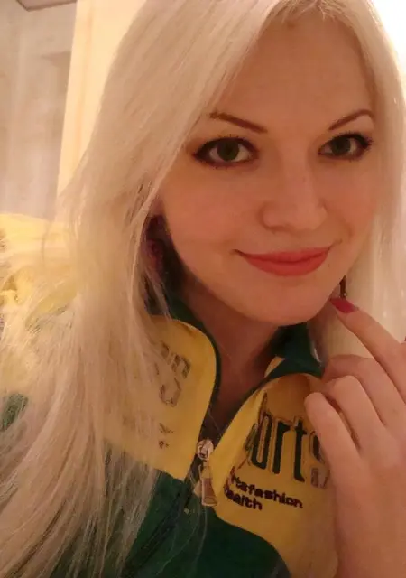 Я Илона, 25, из Черногорска, ищу знакомства без обязательств