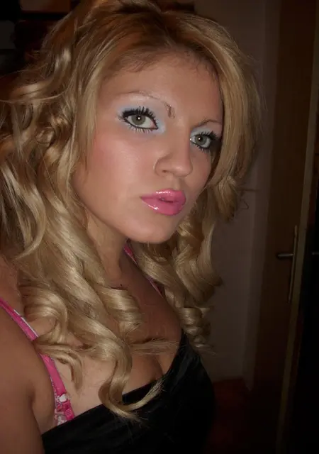 Я Ангелина, 23, из Зеленогорска, ищу знакомство для дружбы