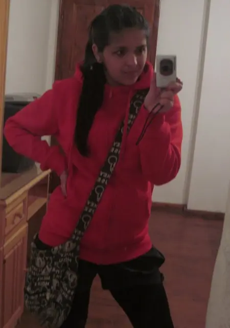 Олеся из Варнека, мне 19, познакомлюсь для вирта