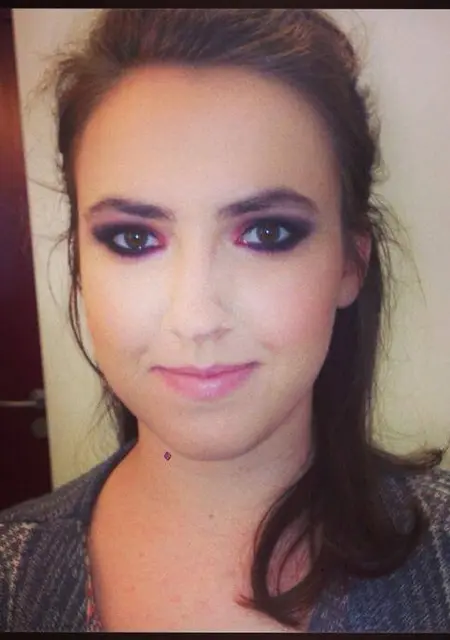 Я Василиса, 22, из Артема, ищу знакомство для постоянных отношений