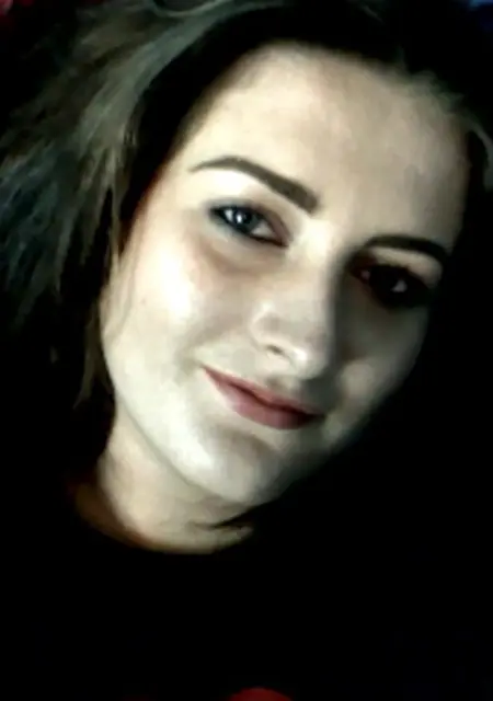 Я Аврора, 23, из Канска, ищу знакомства на одну ночь