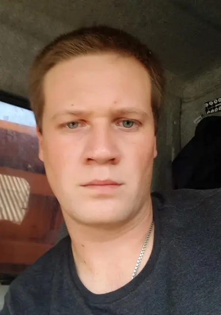 Я Артем, 34, из Людинова, ищу знакомства без обязательств