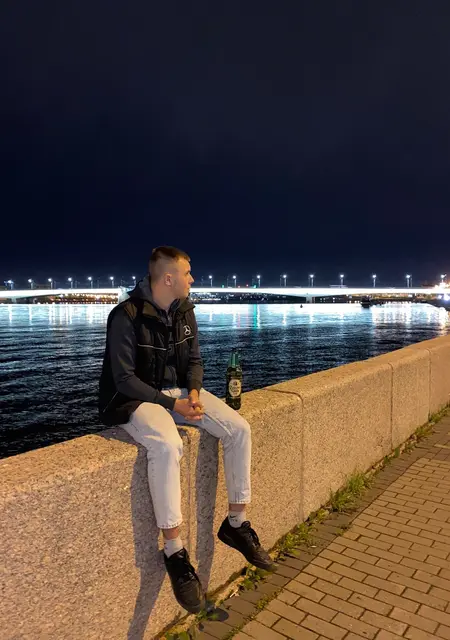 Я Александр, 24, знакомлюсь на одну ночь в Клине