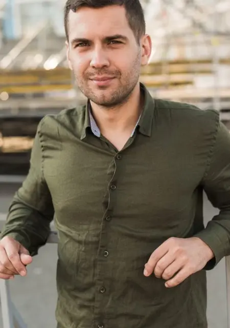 Я Кирилл, 26, из Москвы, ищу знакомства без обязательств