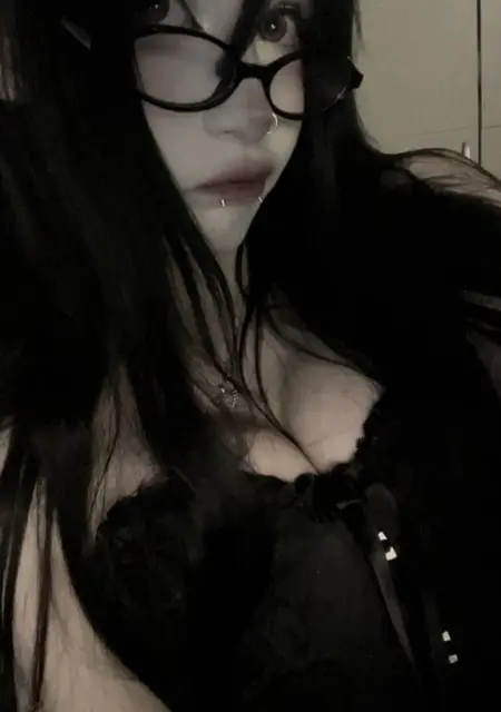 Эля из Уфы, ищу на сайте общение