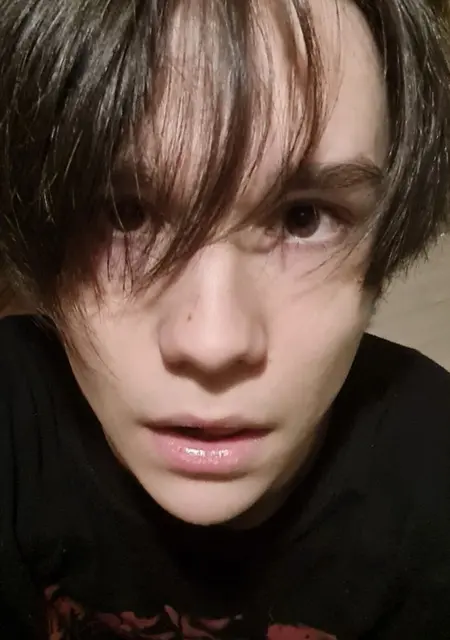 Тёма из Кировска, мне 19, познакомлюсь на одну ночь