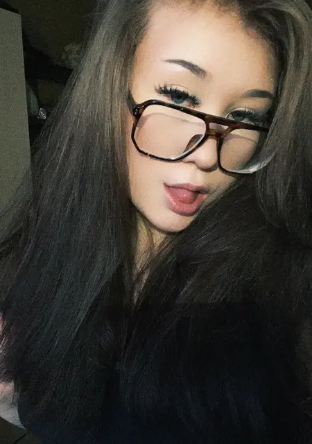 Кира из Читы, ищу на сайте общение