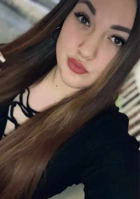 Я Карина, 27, из Курска, ищу знакомство для приятного времяпровождения