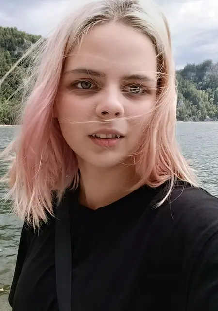 Я Карина, 18, знакомлюсь без обязательств в Ижевске