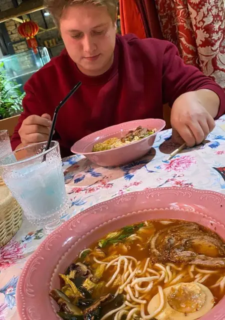 Алексей из Черногорска, мне 21, познакомлюсь на одну ночь