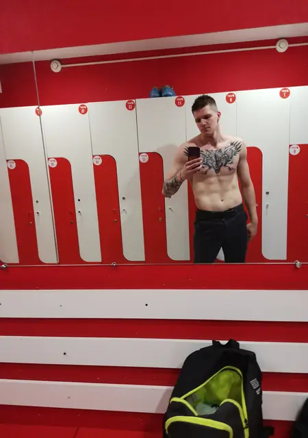 Климентий из Апатитов, мне 21, познакомлюсь без обязательств