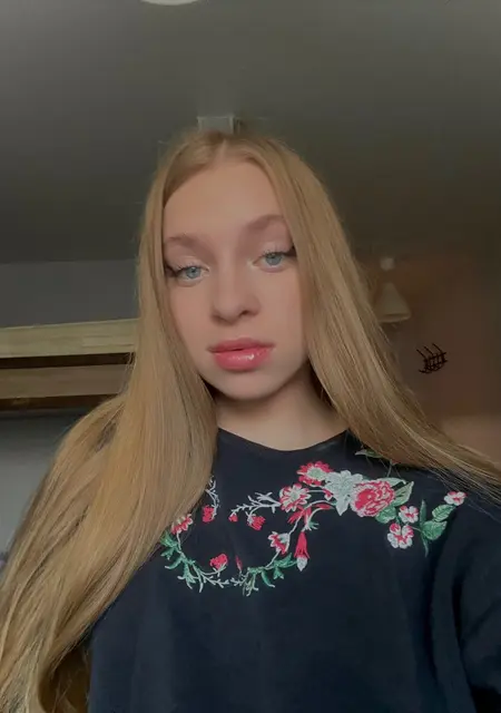 Я Карина, 20, знакомлюсь для общения в Новороссийске