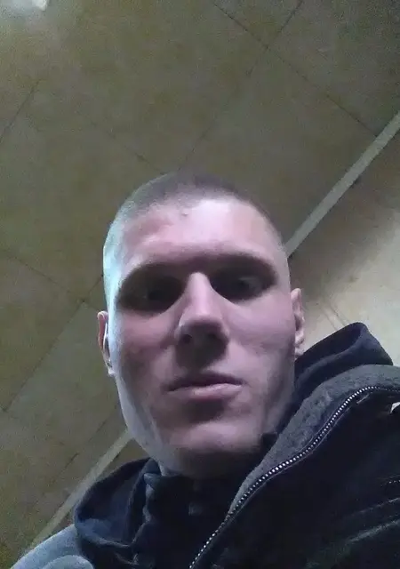 Я Alex, 35, знакомлюсь на одну ночь в Холмске