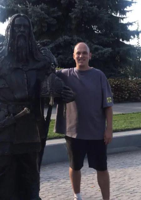 Я Илья, 35, знакомлюсь для общения в Красновишерске