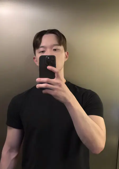 Хён из Санкт-Петербурга, ищу на сайте знакомства на одну ночь