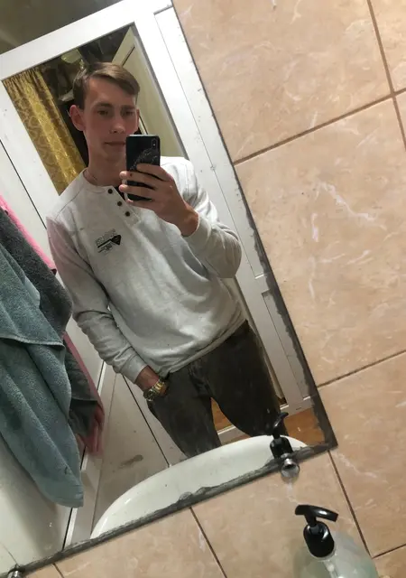 Я Алексей, 24, знакомлюсь для приятного времяпровождения в Керчи