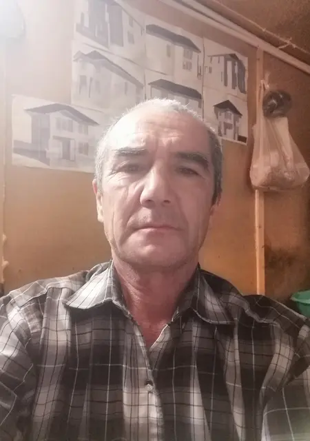 Я Икром, 60, из Новоульяновска, ищу знакомства без обязательств