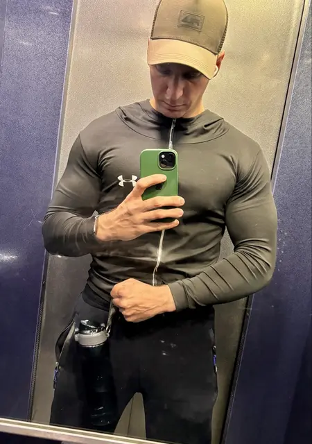 Максим из Твери, ищу на сайте приятное времяпровождение